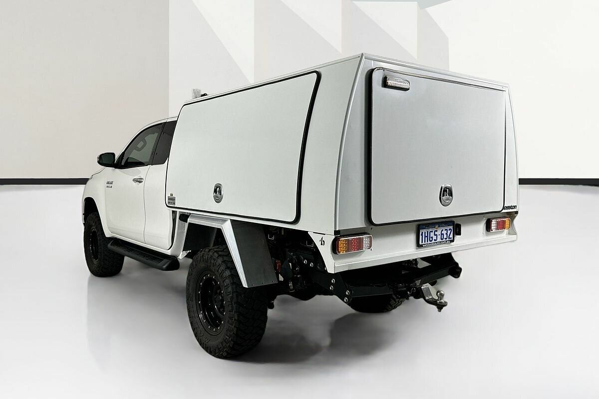 2021 Toyota Hilux SR5 (4x4) GUN126R Facelift 4X4
