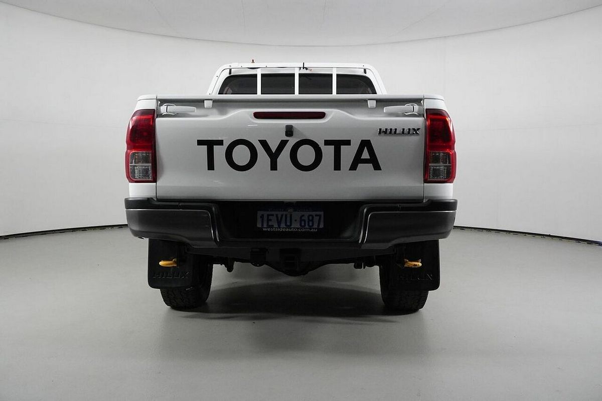 2015 Toyota Hilux SR (4x4) GUN126R 4X4