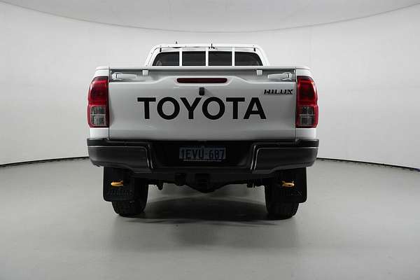 2015 Toyota Hilux SR (4x4) GUN126R 4X4