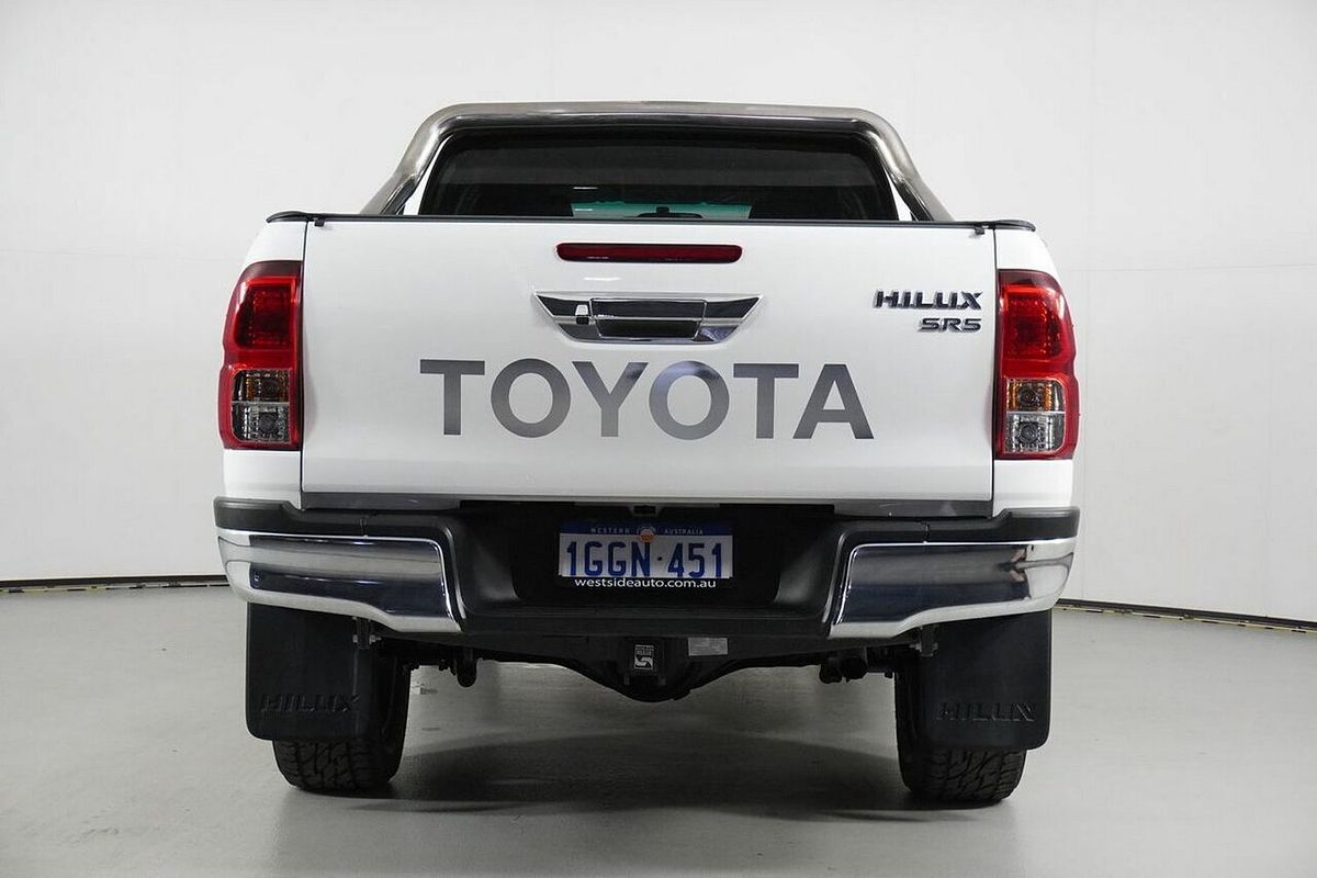 2017 Toyota Hilux SR5 (4x4) GGN125R 4X4