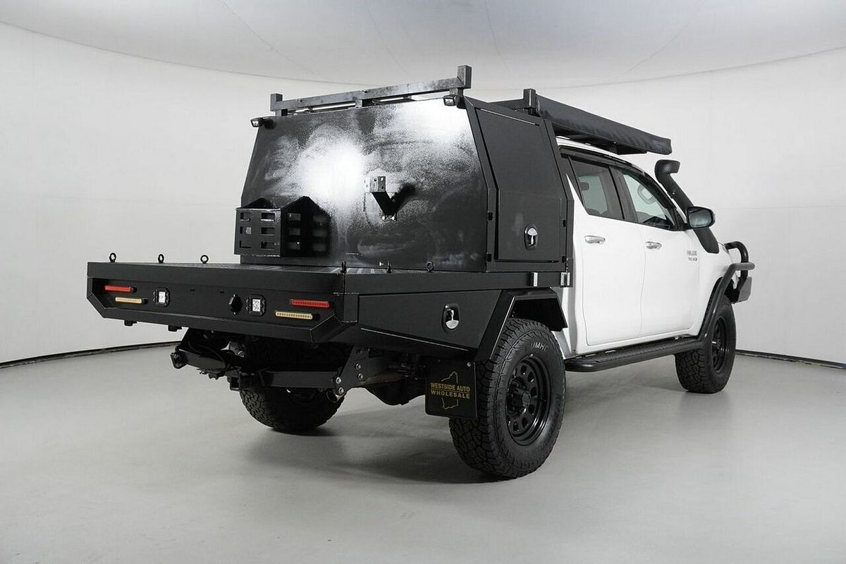 2021 Toyota Hilux SR5 (4x4) GUN126R Facelift 4X4