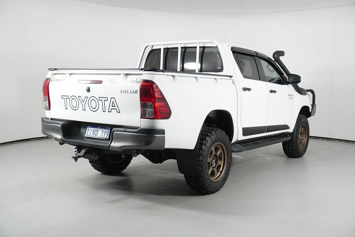 2020 Toyota Hilux SR (4x4) GUN126R Facelift 4X4