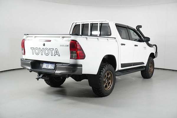 2020 Toyota Hilux SR (4x4) GUN126R Facelift 4X4