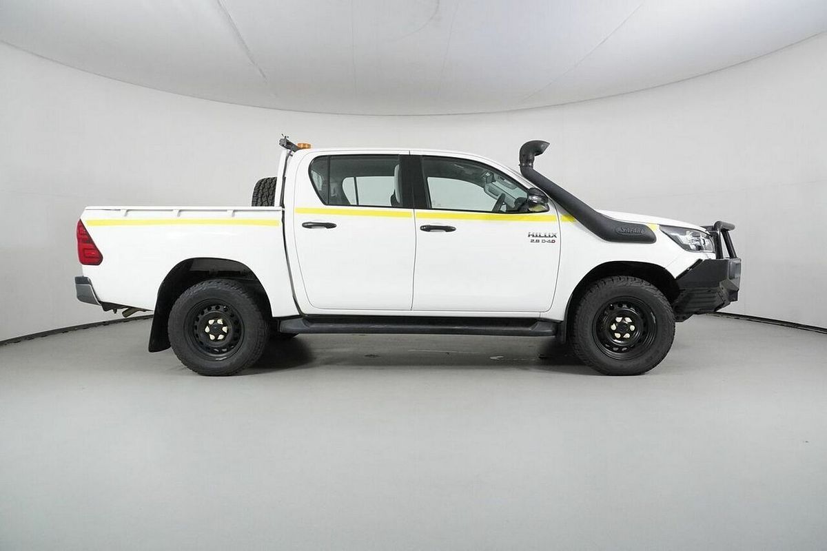 2020 Toyota Hilux SR (4x4) GUN126R Facelift 4X4