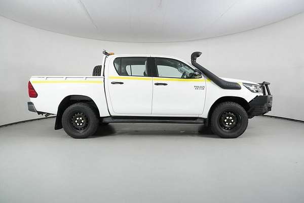 2020 Toyota Hilux SR (4x4) GUN126R Facelift 4X4