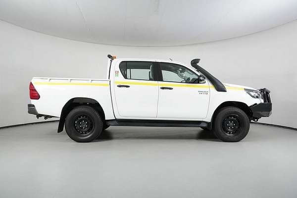 2020 Toyota Hilux SR (4x4) GUN126R Facelift 4X4