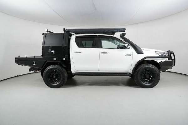 2021 Toyota Hilux SR5 (4x4) GUN126R Facelift 4X4