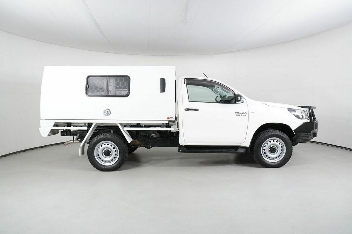 2017 Toyota Hilux SR (4x4) GUN126R 4X4