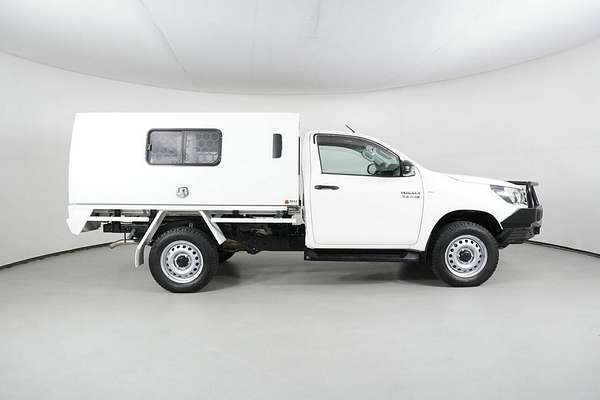 2017 Toyota Hilux SR (4x4) GUN126R 4X4