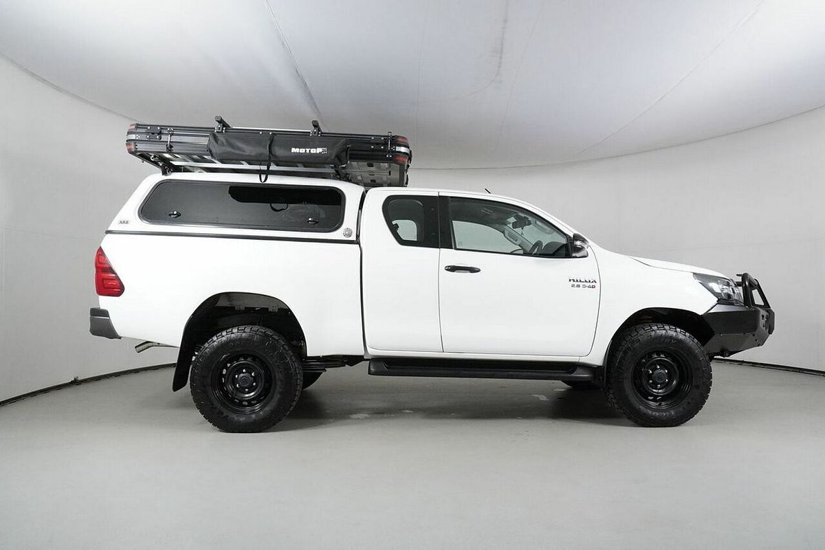 2021 Toyota Hilux SR (4x4) GUN126R Facelift 4X4