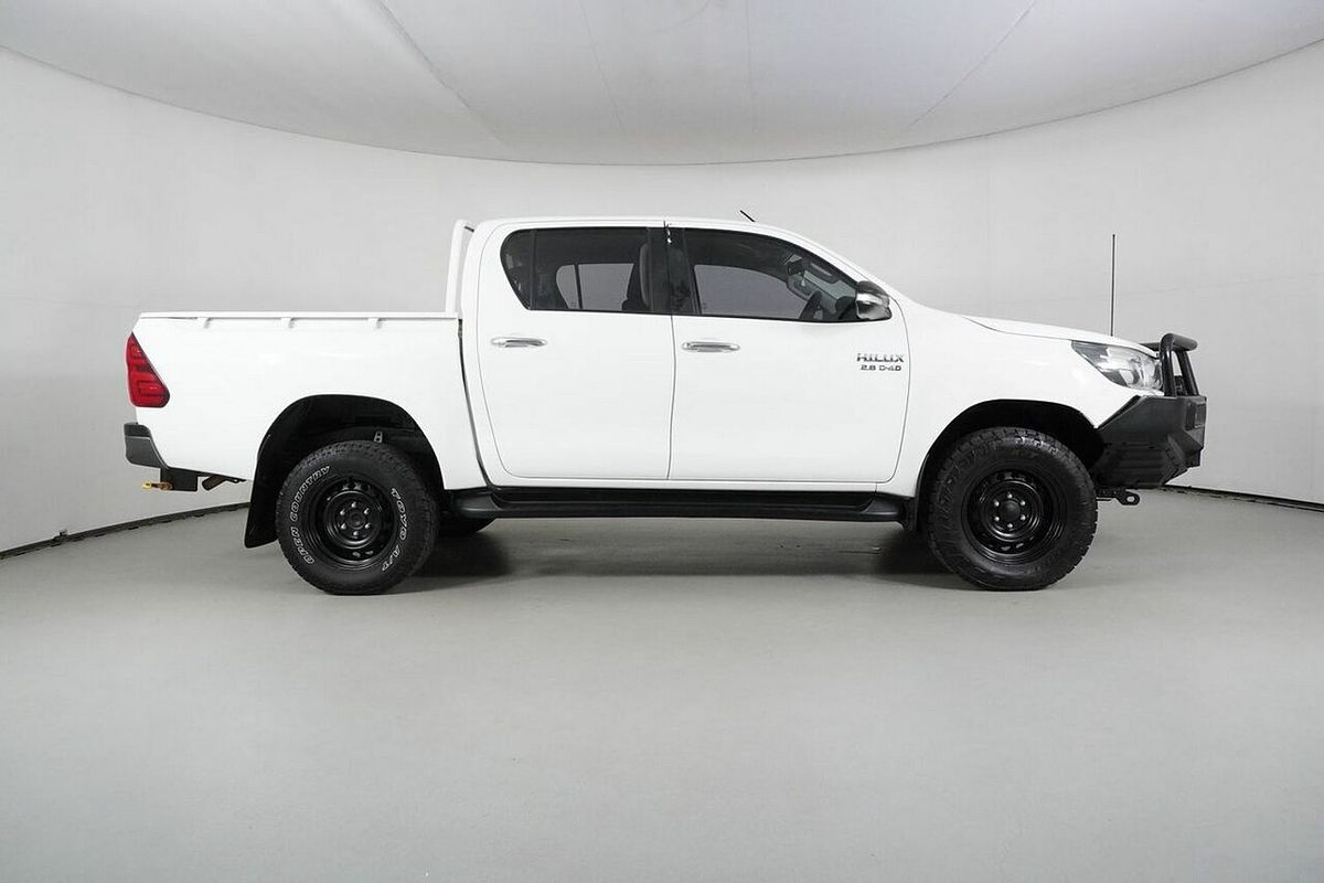 2015 Toyota Hilux SR (4x4) GUN126R 4X4