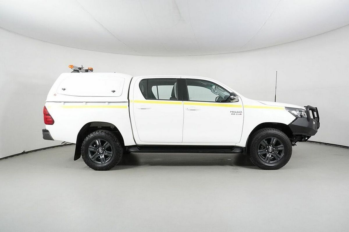 2024 Toyota Hilux SR (4x4) GUN126R 4X4