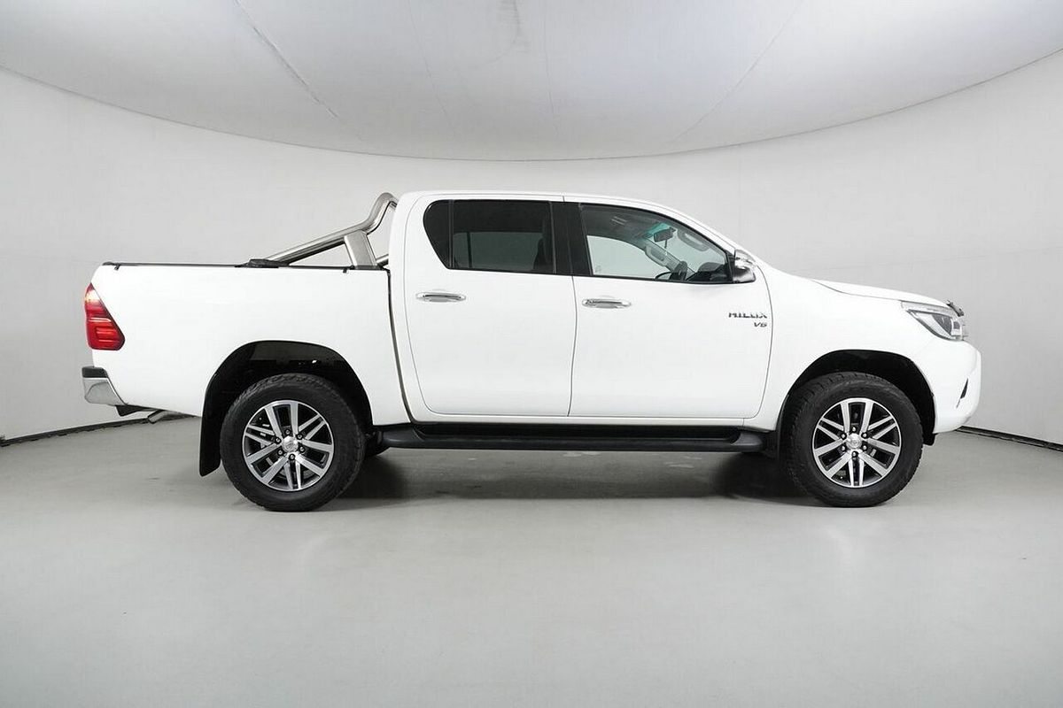 2017 Toyota Hilux SR5 (4x4) GGN125R 4X4