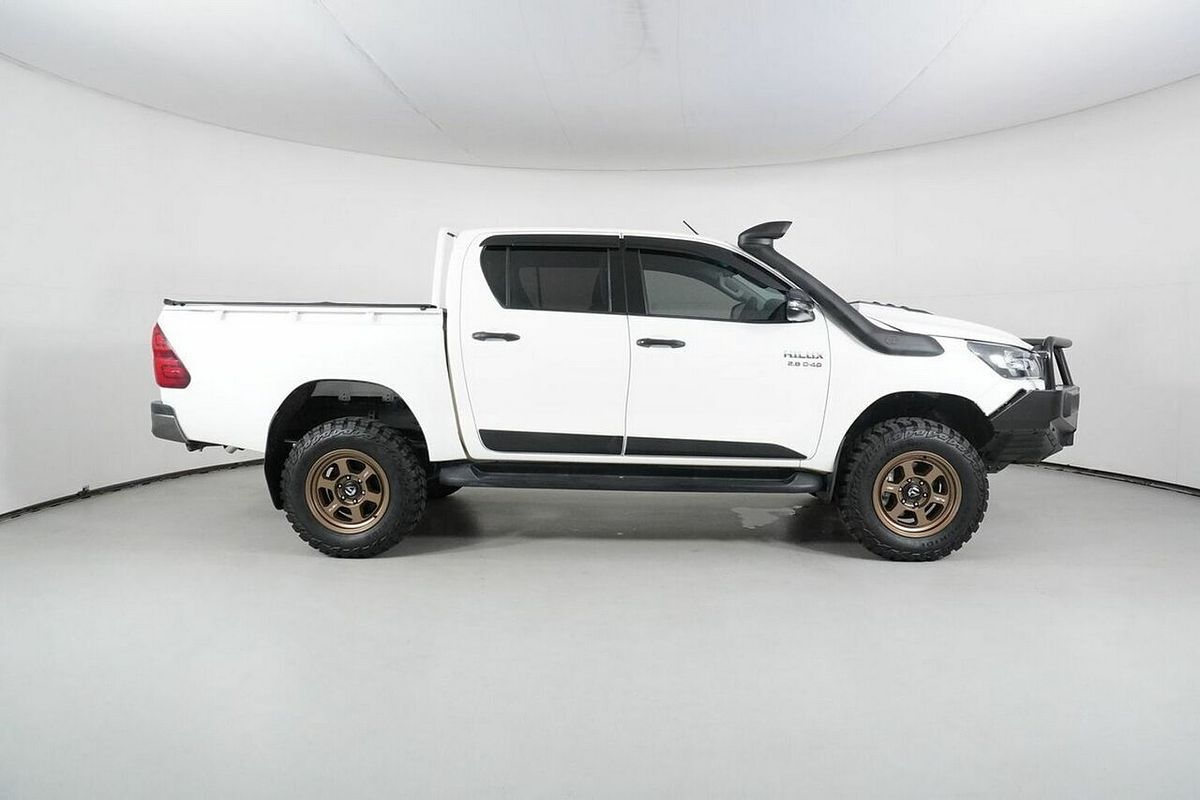 2020 Toyota Hilux SR (4x4) GUN126R Facelift 4X4