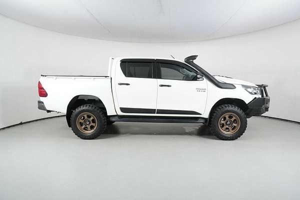 2020 Toyota Hilux SR (4x4) GUN126R Facelift 4X4