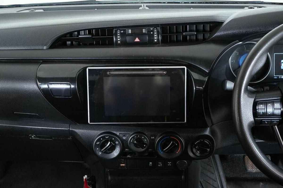 2020 Toyota Hilux SR (4x4) GUN126R Facelift 4X4
