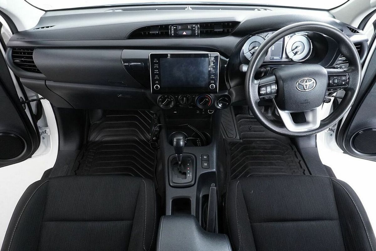 2020 Toyota Hilux SR (4x4) GUN126R Facelift 4X4