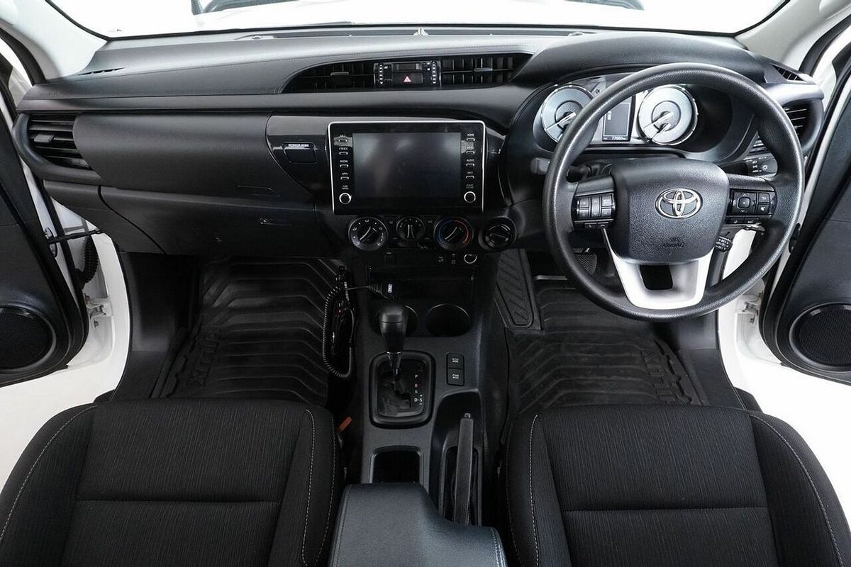 2020 Toyota Hilux SR (4x4) GUN126R Facelift 4X4