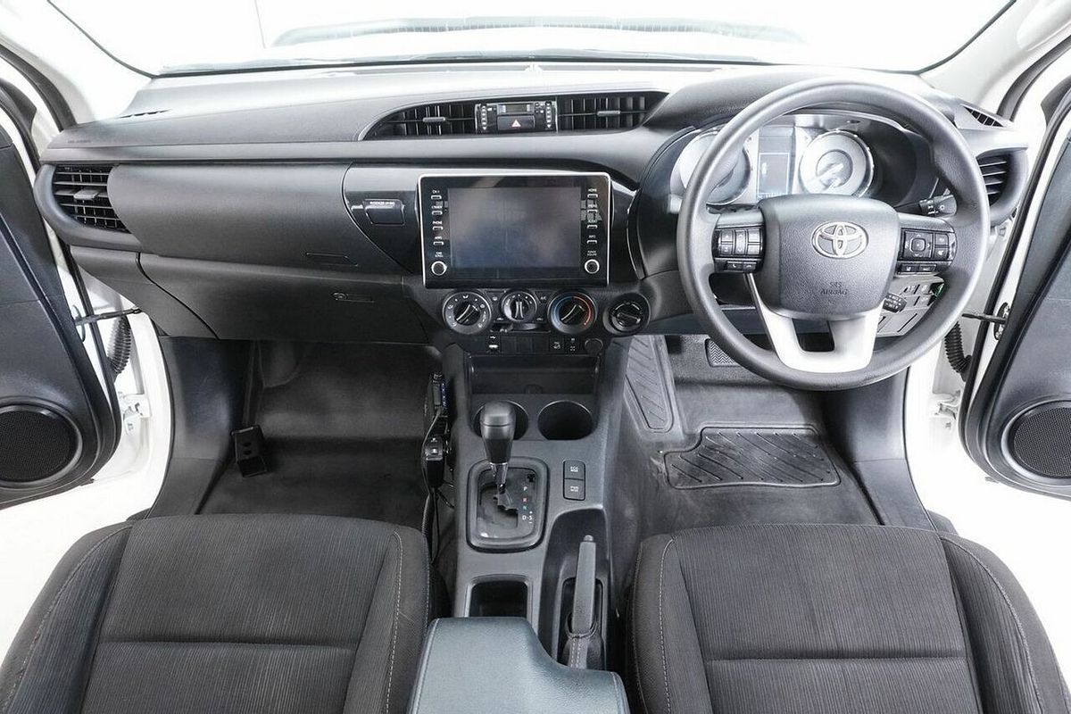 2020 Toyota Hilux SR (4x4) GUN126R Facelift 4X4