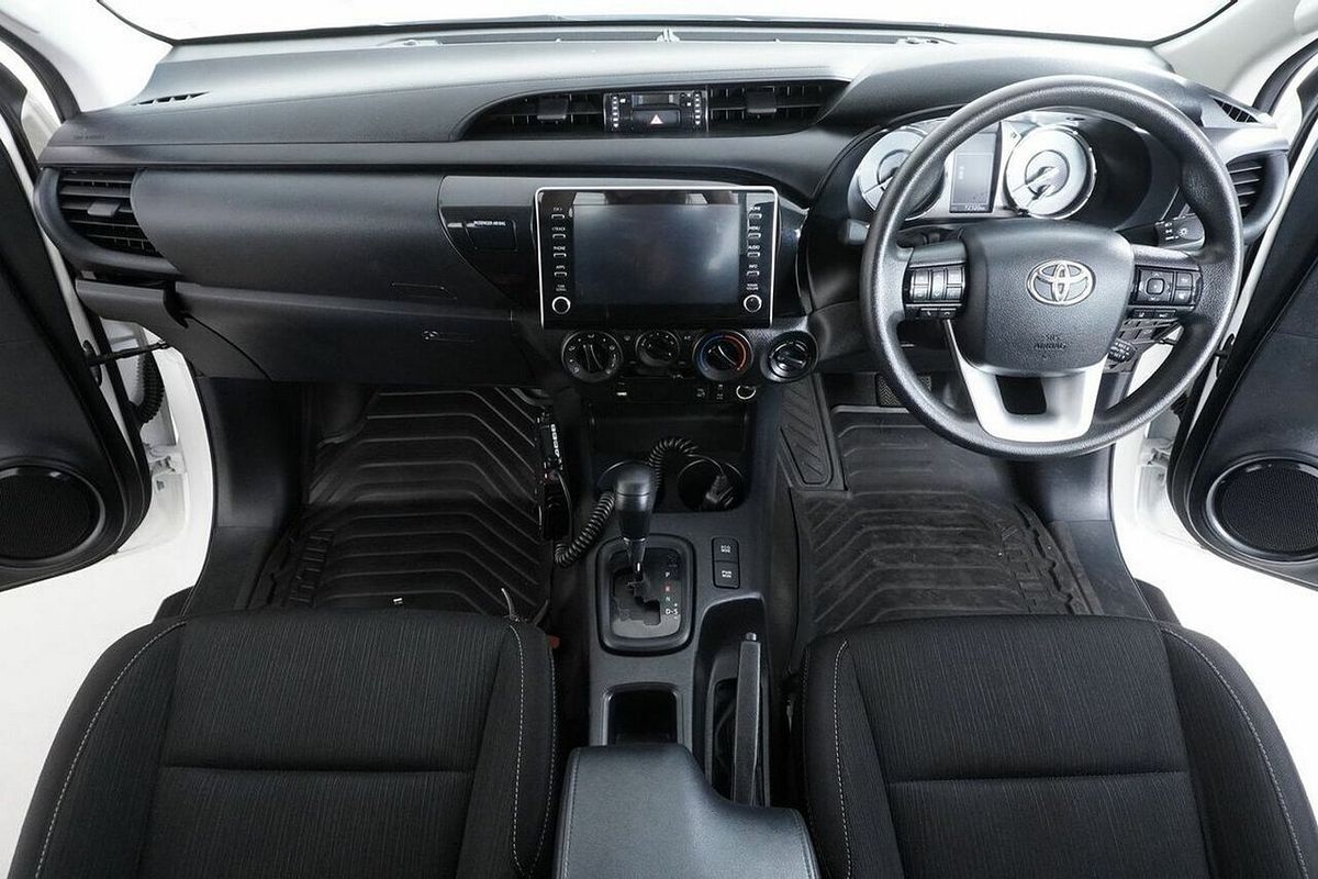 2020 Toyota Hilux SR (4x4) GUN126R Facelift 4X4