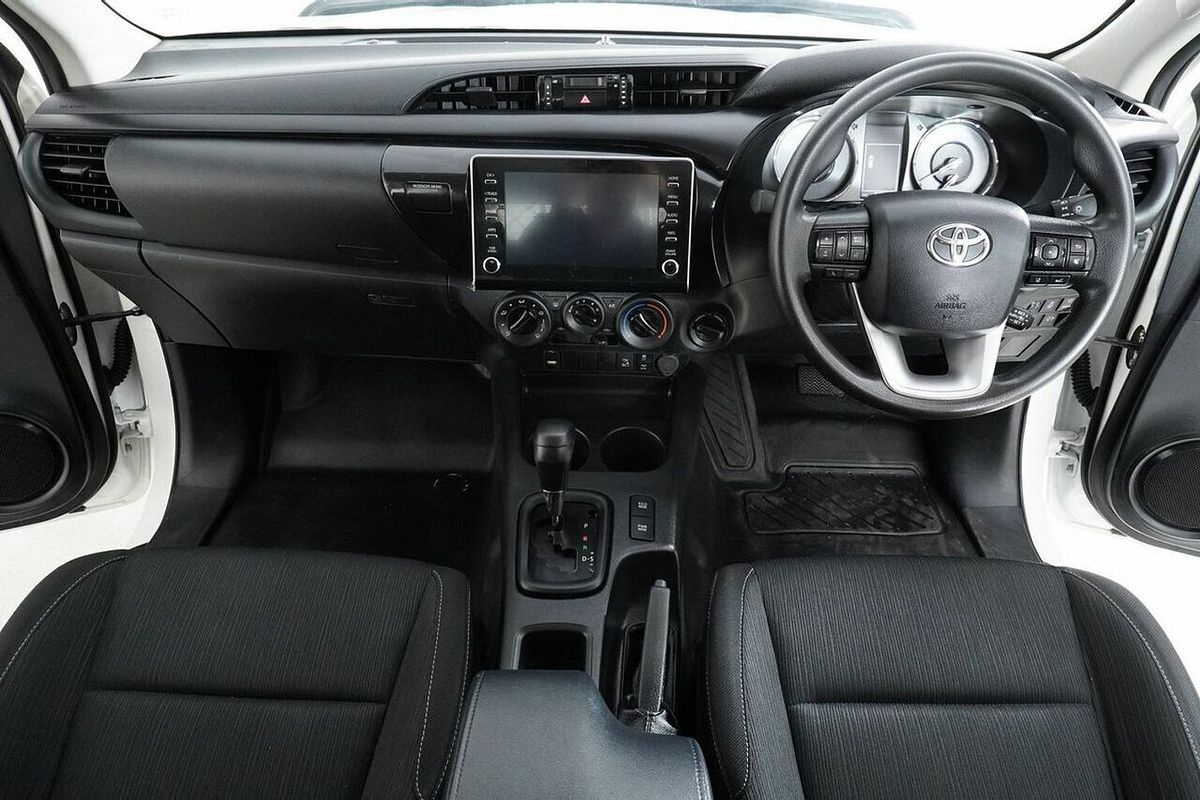2021 Toyota Hilux SR (4x4) GUN126R Facelift 4X4