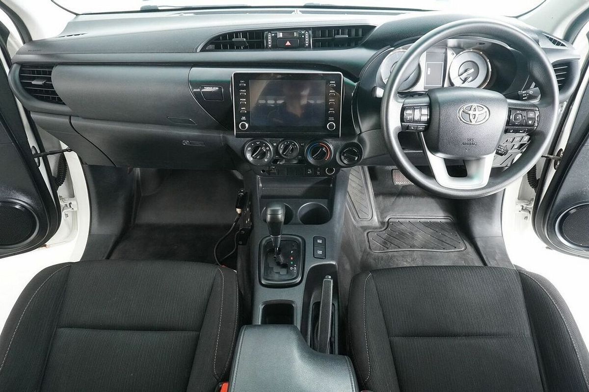 2020 Toyota Hilux SR (4x4) GUN126R Facelift 4X4
