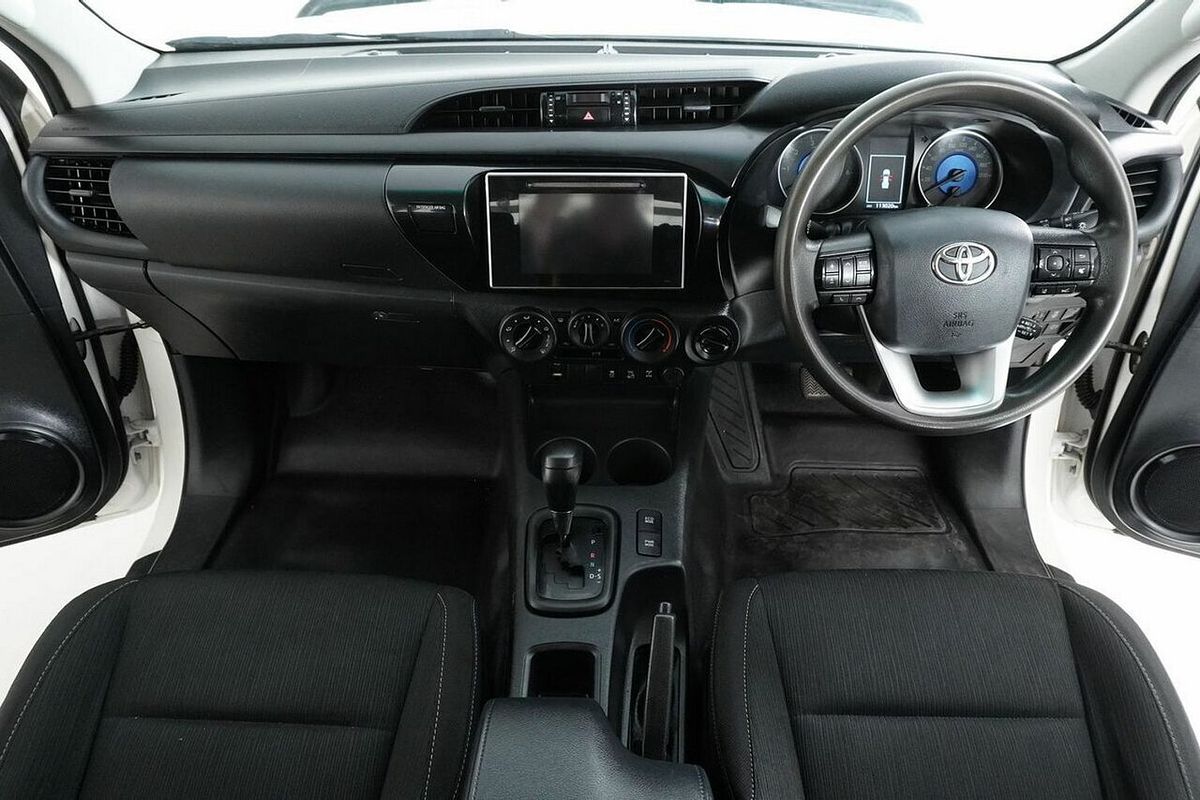 2020 Toyota Hilux SR (4x4) GUN126R Facelift 4X4