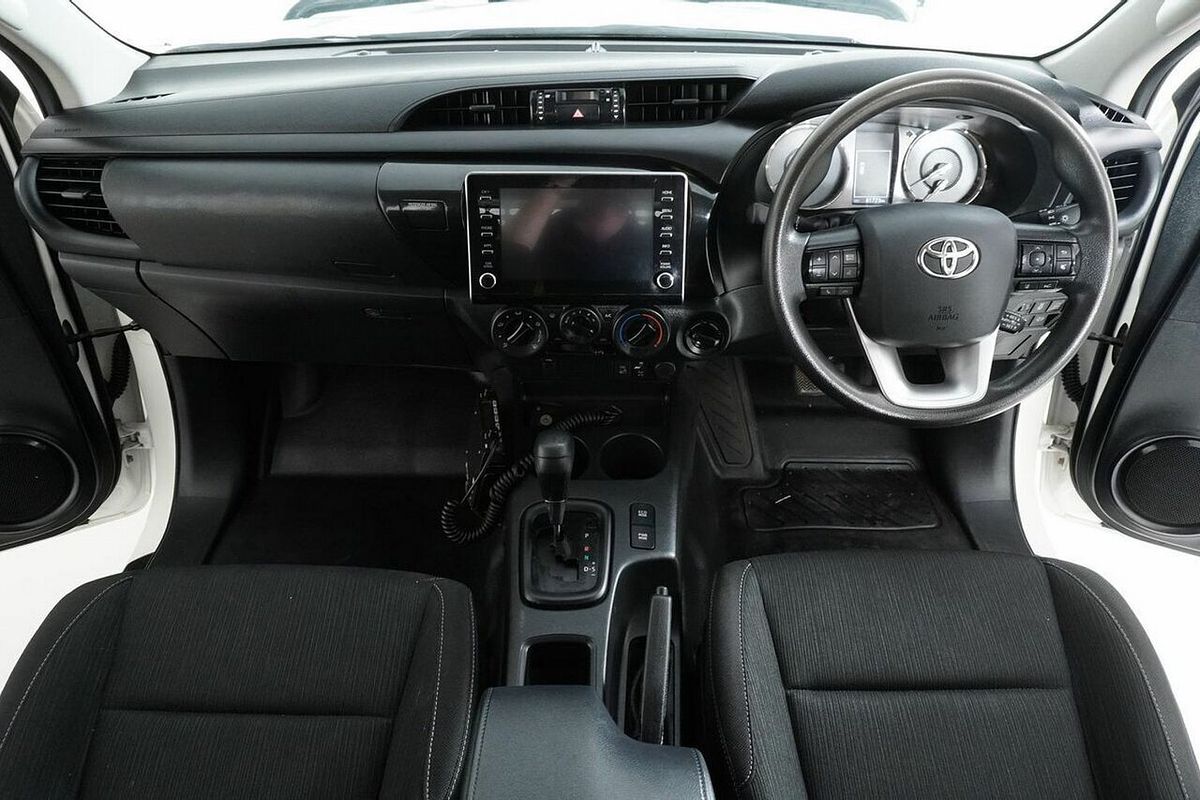 2020 Toyota Hilux SR (4x4) GUN126R Facelift 4X4