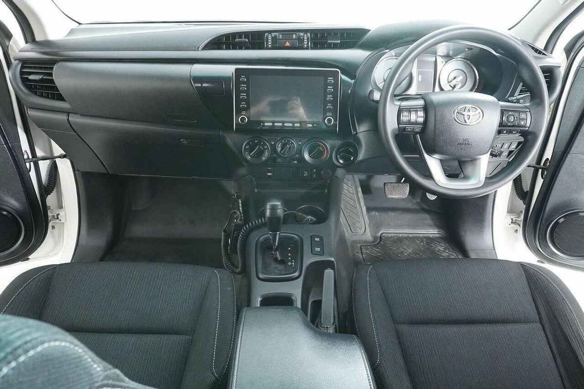 2020 Toyota Hilux SR (4x4) GUN126R Facelift 4X4