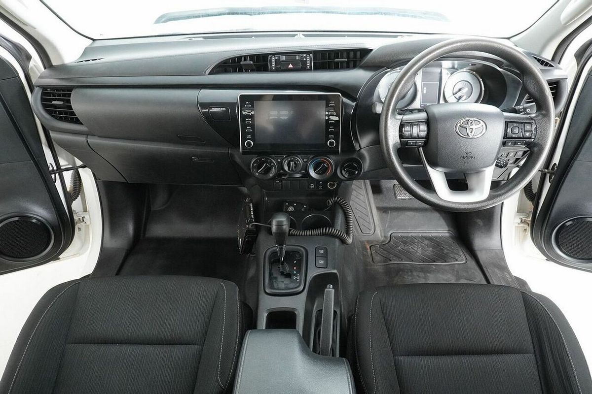 2020 Toyota Hilux SR (4x4) GUN126R Facelift 4X4