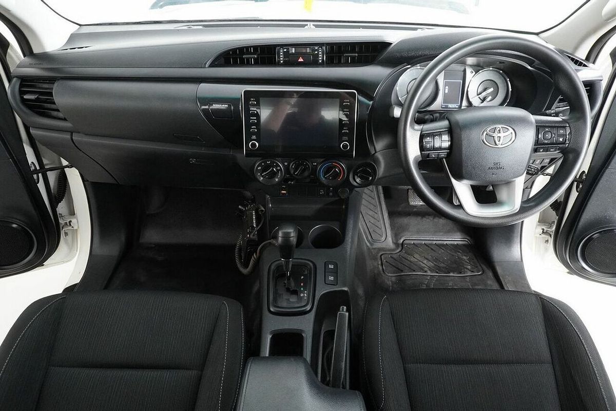 2020 Toyota Hilux SR (4x4) GUN126R Facelift 4X4