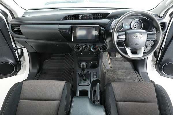 2016 Toyota Hilux SR (4x4) GUN126R 4X4