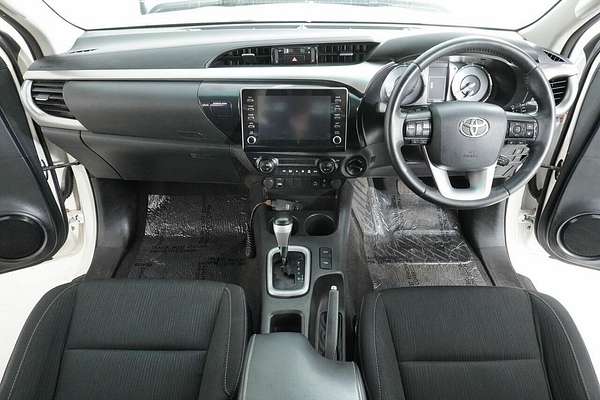 2021 Toyota Hilux SR5 (4x4) GUN126R Facelift 4X4