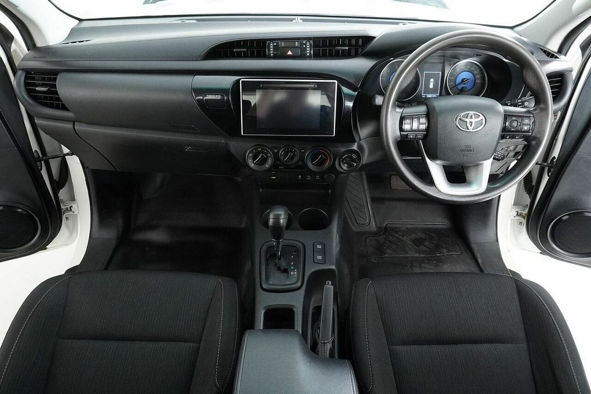 2020 Toyota Hilux SR (4x4) GUN126R Facelift 4X4