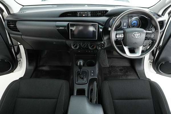 2020 Toyota Hilux SR (4x4) GUN126R Facelift 4X4