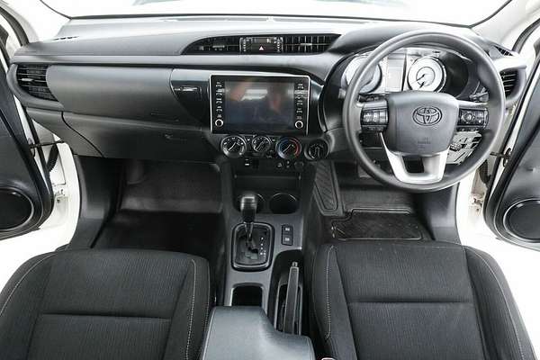 2020 Toyota Hilux SR (4x4) GUN126R Facelift 4X4