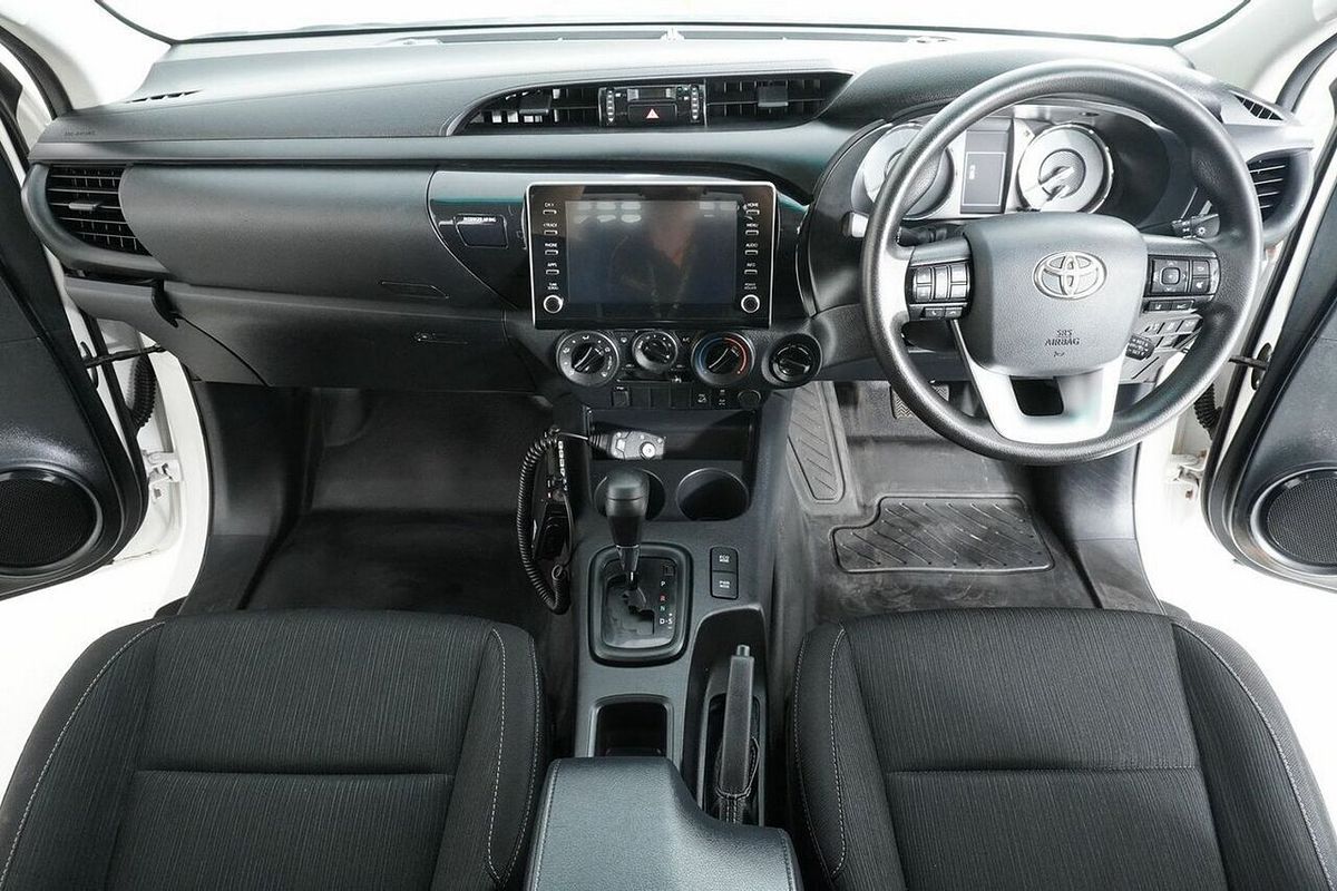2020 Toyota Hilux SR (4x4) GUN126R Facelift 4X4