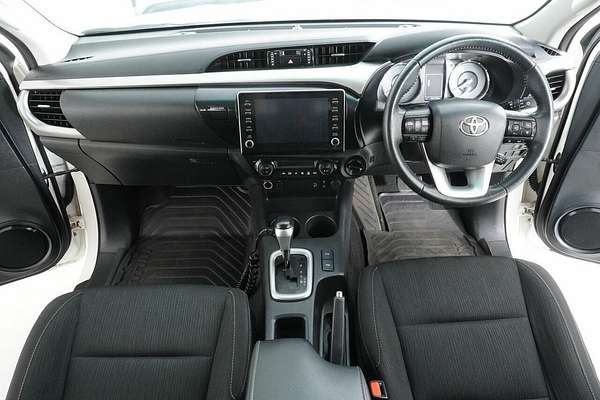 2021 Toyota Hilux SR5 (4x4) GUN126R Facelift 4X4