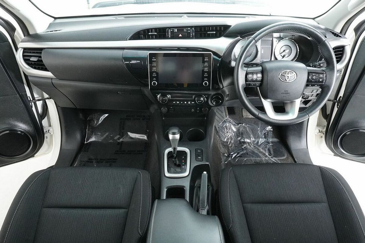 2021 Toyota Hilux SR5 (4x4) GUN126R Facelift 4X4