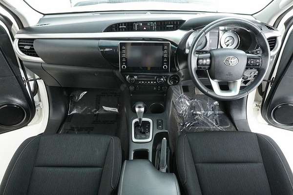 2021 Toyota Hilux SR5 (4x4) GUN126R Facelift 4X4