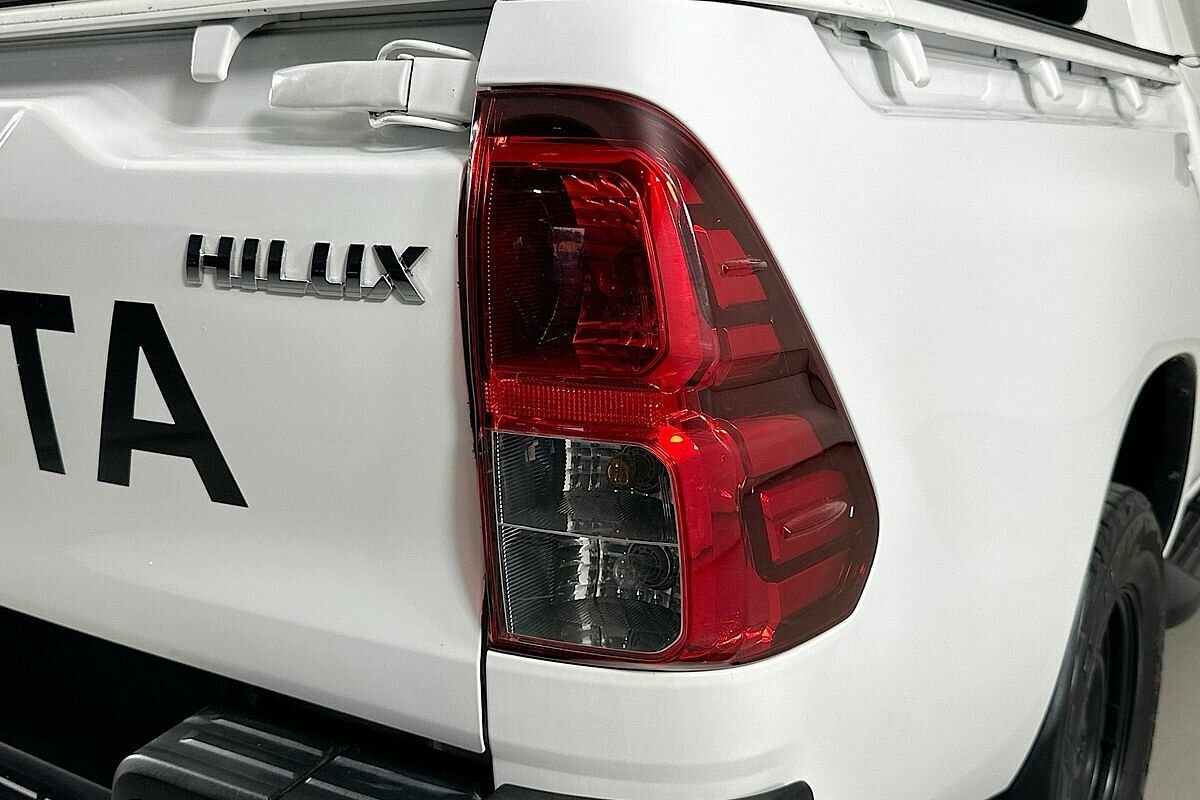 2017 Toyota Hilux SR (4x4) GUN126R MY17 4X4