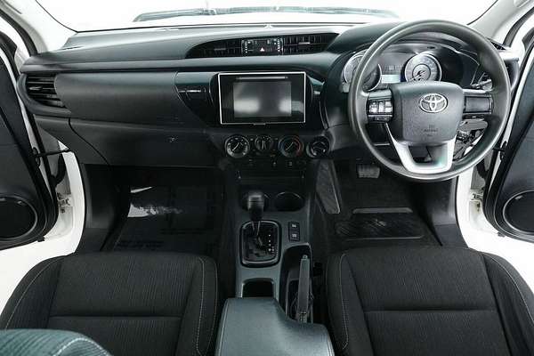2016 Toyota Hilux SR (4x4) GUN126R 4X4