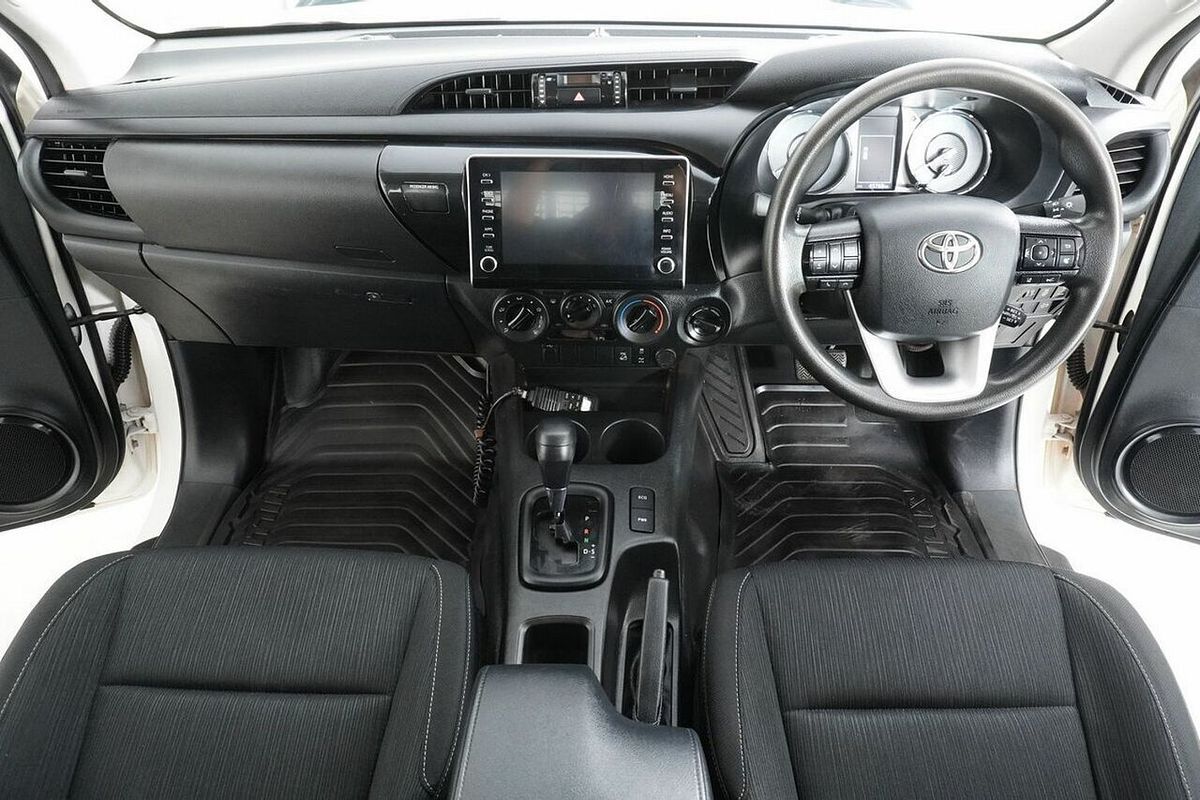2021 Toyota Hilux SR (4x4) GUN126R Facelift 4X4