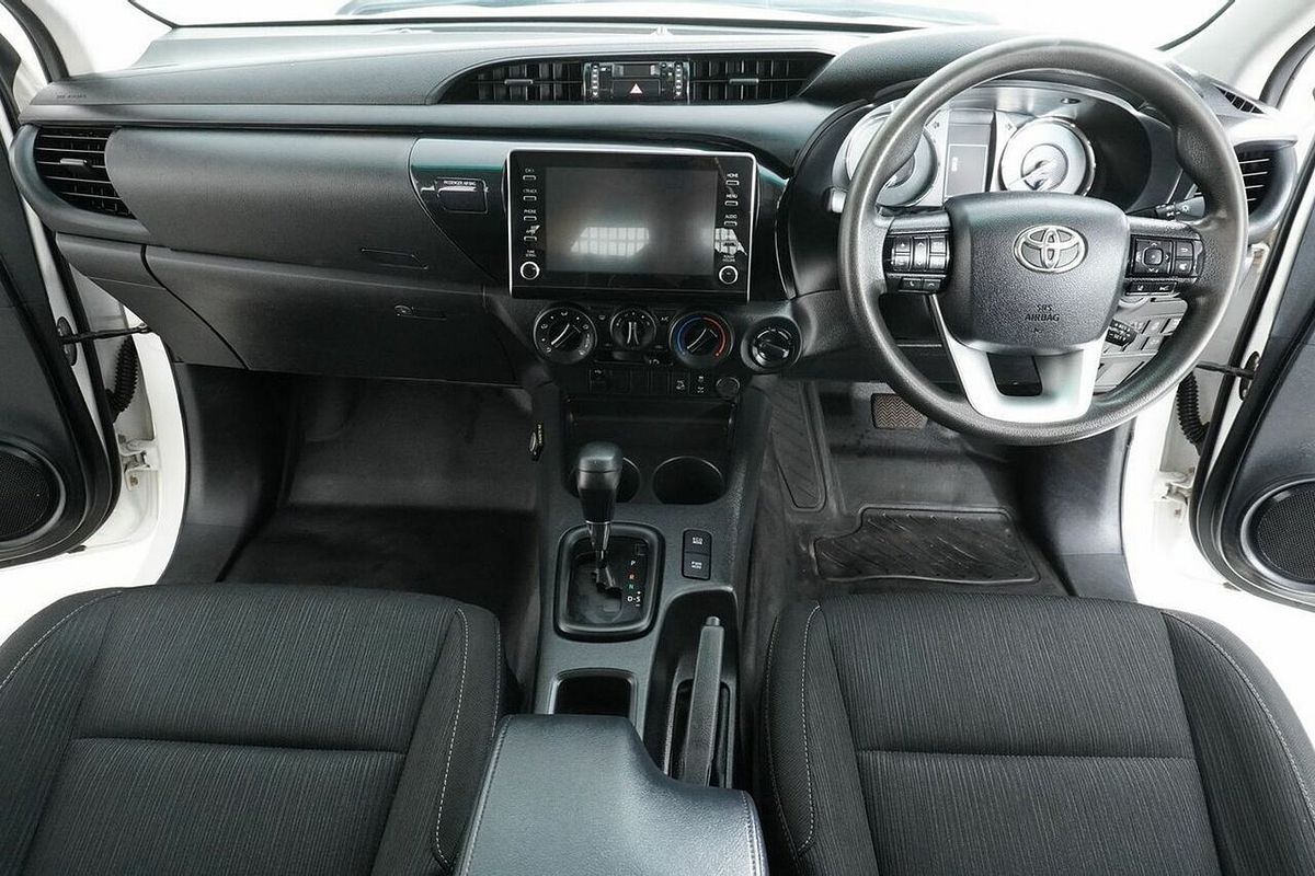 2021 Toyota Hilux SR (4x4) GUN126R Facelift 4X4