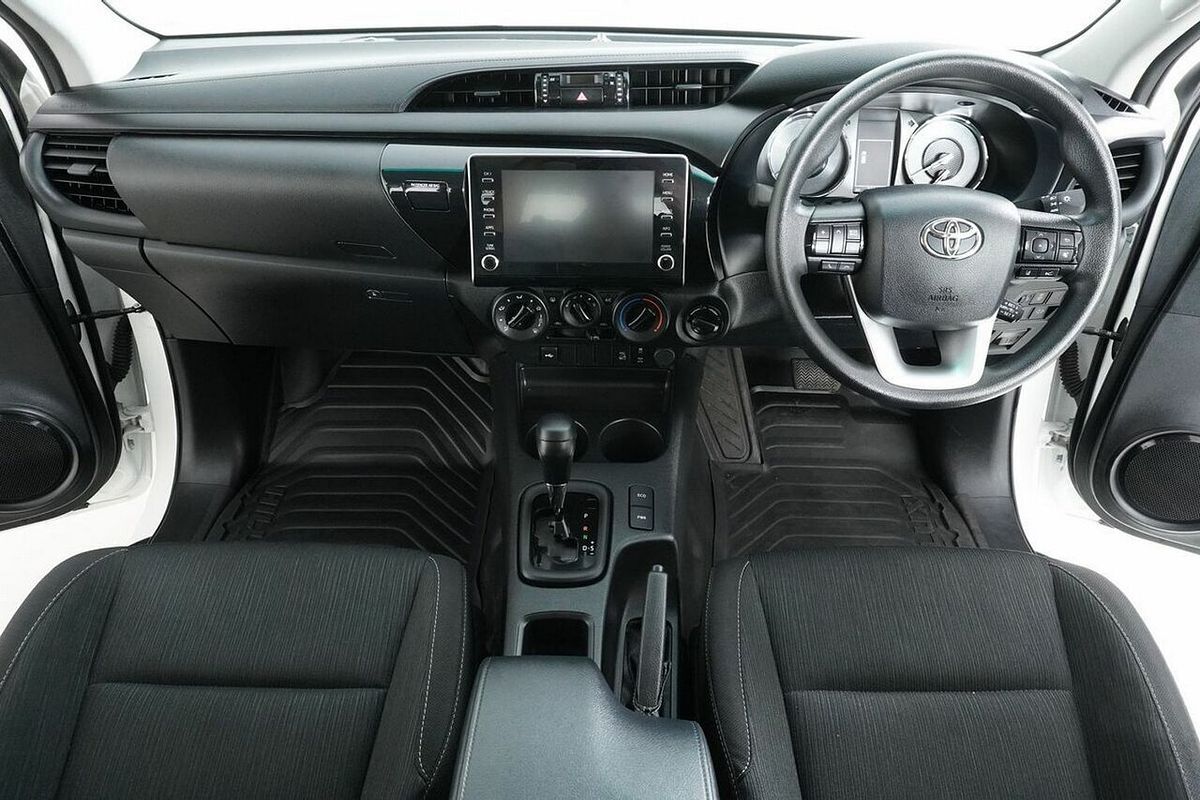 2024 Toyota Hilux SR (4x4) GUN126R 4X4