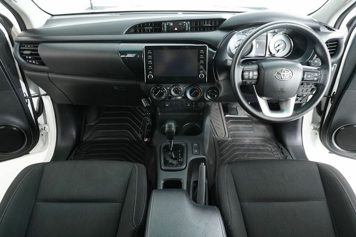 2024 Toyota Hilux SR (4x4) GUN126R 4X4