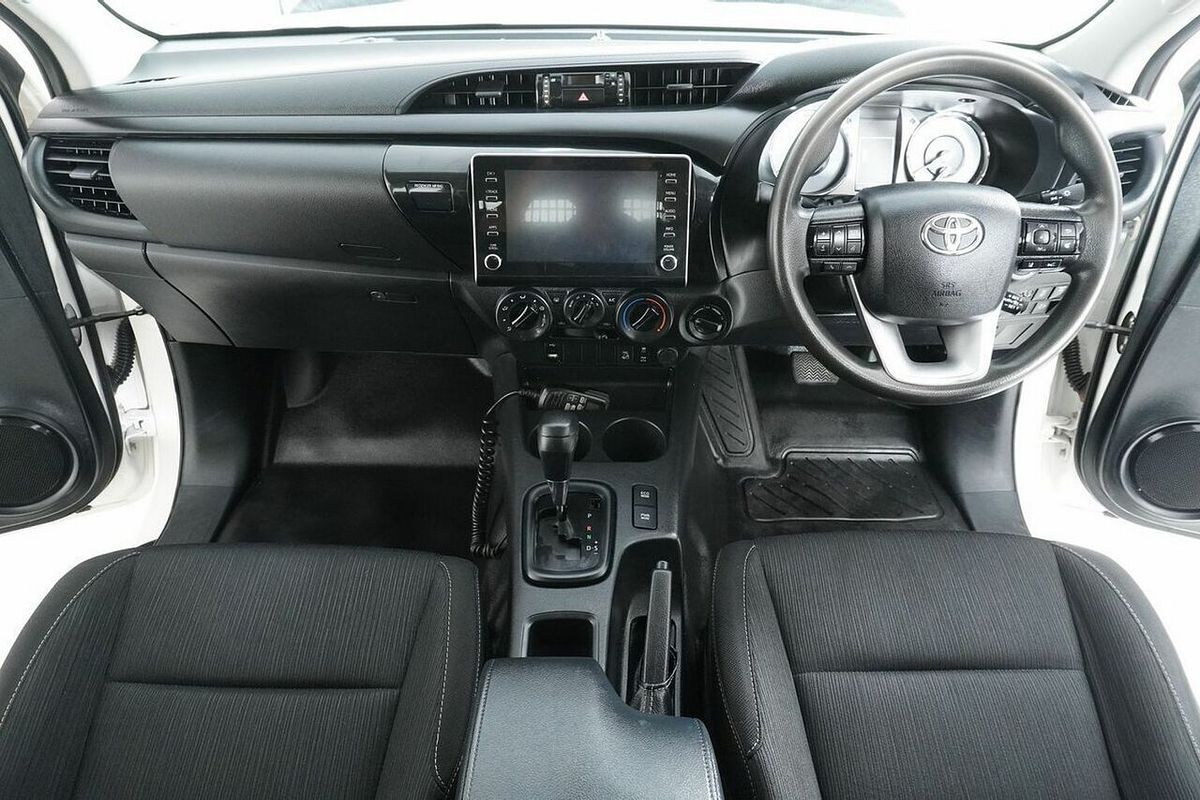 2020 Toyota Hilux SR (4x4) GUN126R Facelift 4X4