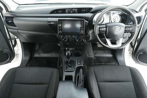 2020 Toyota Hilux SR (4x4) GUN126R Facelift 4X4