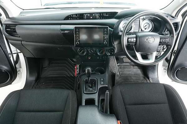2021 Toyota Hilux SR (4x4) GUN126R Facelift 4X4