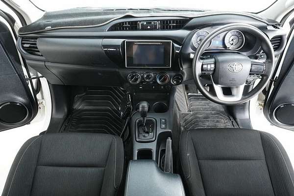 2016 Toyota Hilux SR (4x4) GUN126R 4X4